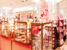 「Bling Me!」新宿三越アルコット店