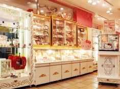 「HELLO KITTY with Bling Me!」西銀座デパート　Questina店
