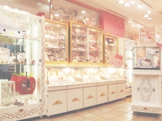 「HELLO KITTY with Bling Me!」西銀座デパート　Questina店
